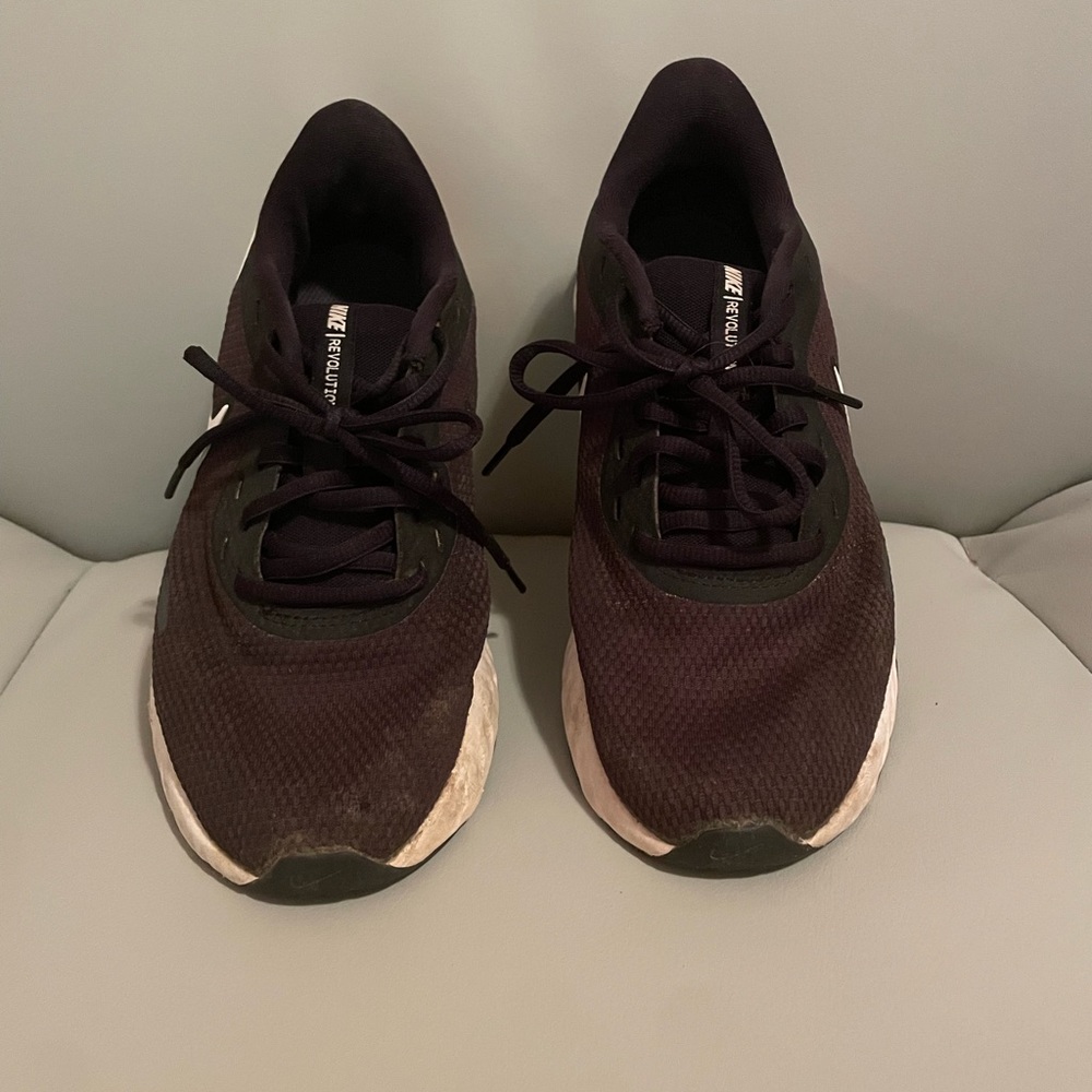 Women’s Nike Running Shoes *used*